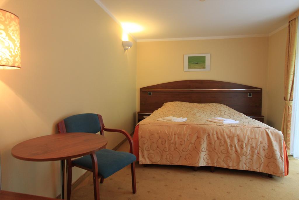 Hotel Willa Pod Skrzydlami Międzybrodzie Bialskie Exterior foto