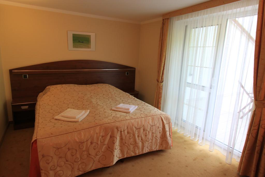 Hotel Willa Pod Skrzydlami Międzybrodzie Bialskie Exterior foto