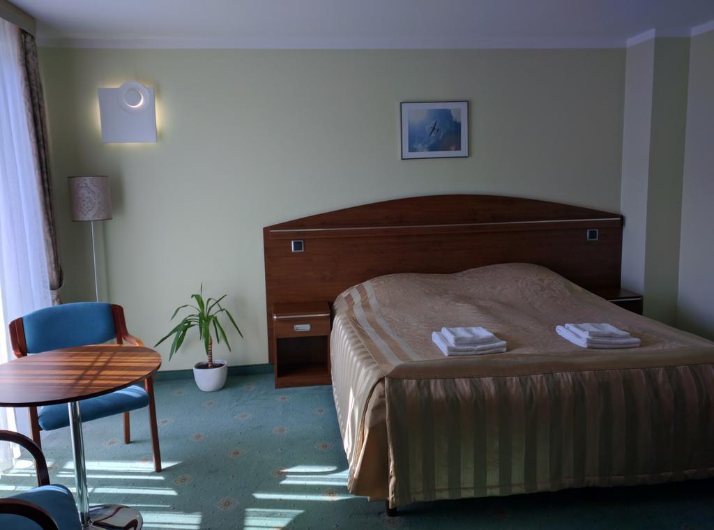Hotel Willa Pod Skrzydlami Międzybrodzie Bialskie Exterior foto