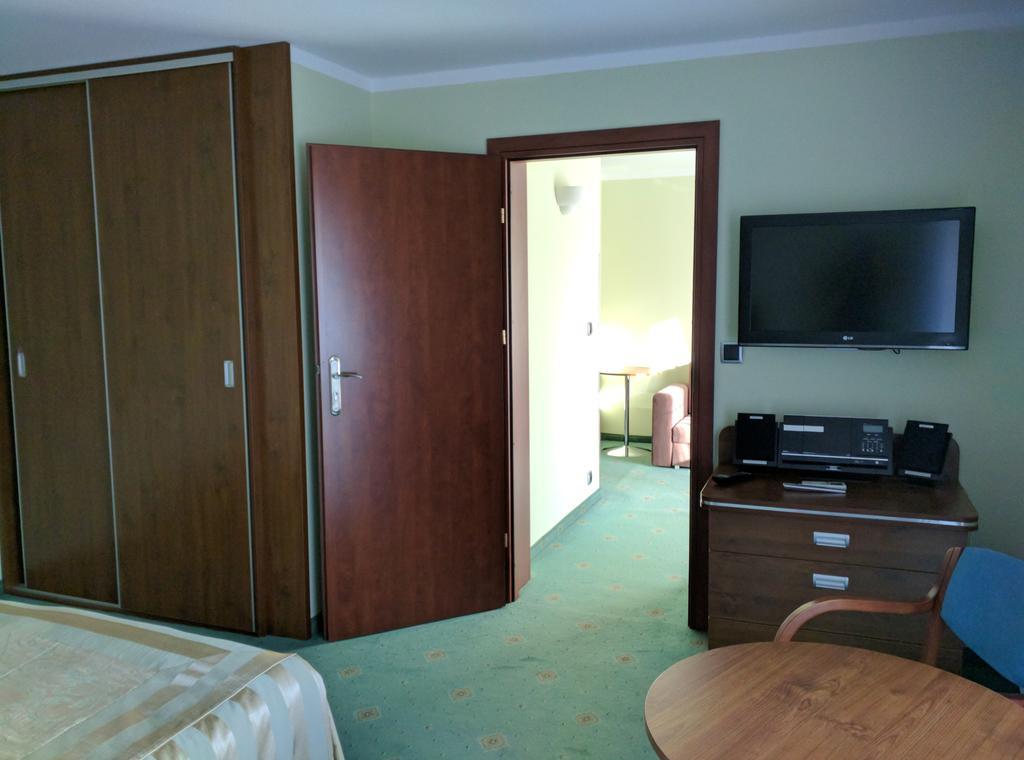Hotel Willa Pod Skrzydlami Międzybrodzie Bialskie Exterior foto