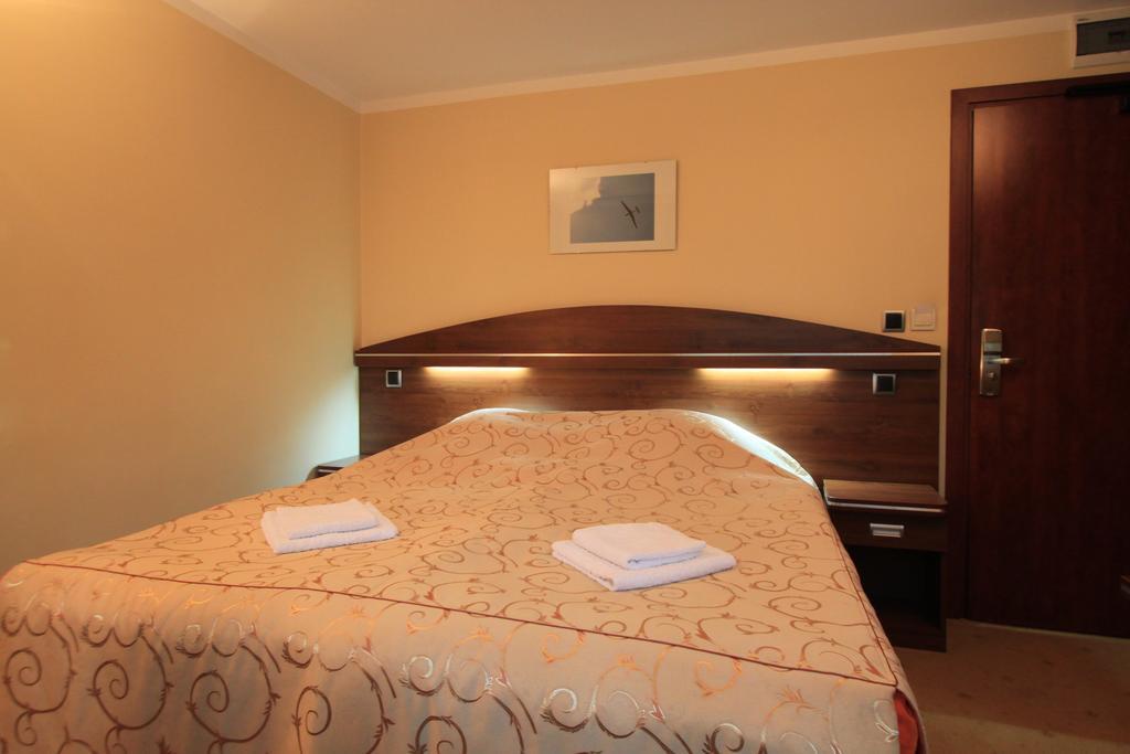 Hotel Willa Pod Skrzydlami Międzybrodzie Bialskie Exterior foto