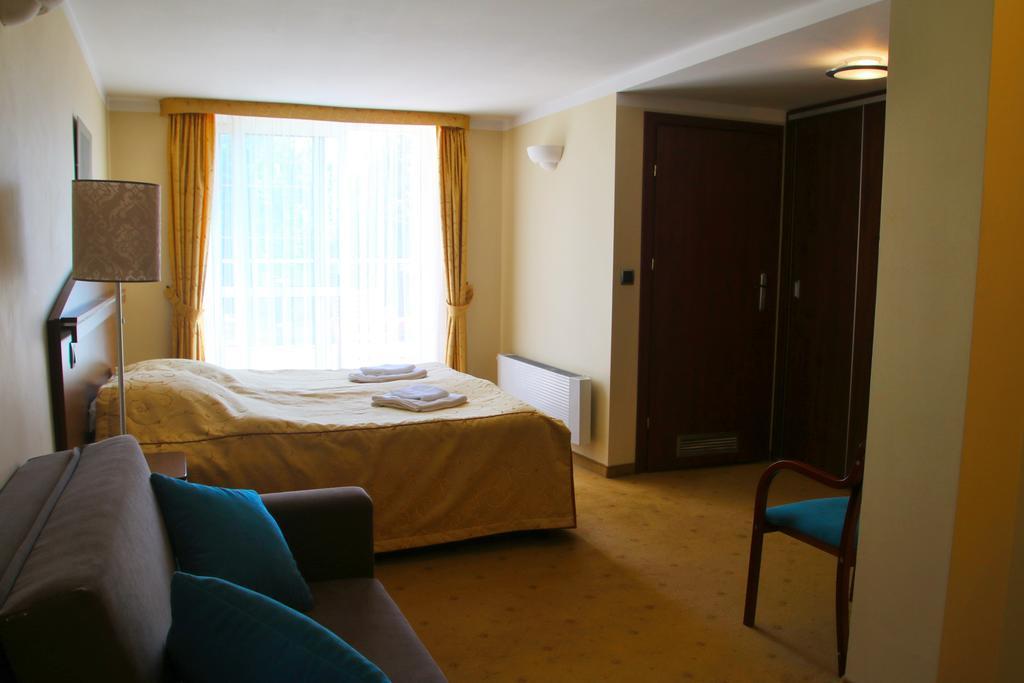 Hotel Willa Pod Skrzydlami Międzybrodzie Bialskie Exterior foto