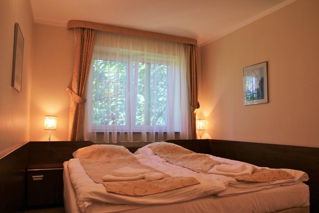 Hotel Willa Pod Skrzydlami Międzybrodzie Bialskie Exterior foto