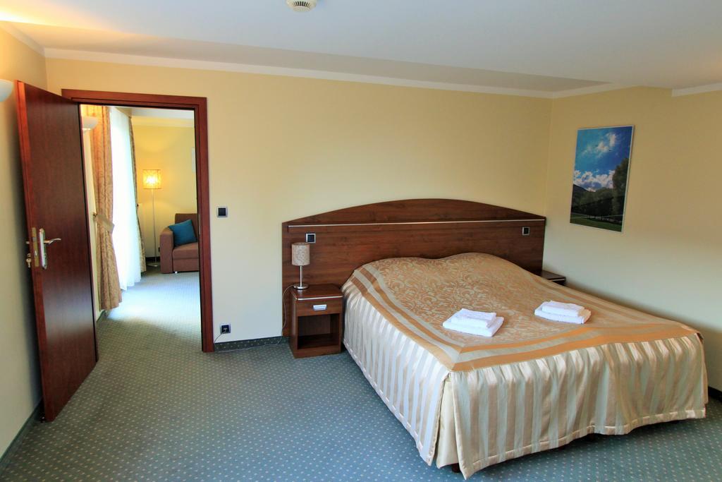 Hotel Willa Pod Skrzydlami Międzybrodzie Bialskie Exterior foto